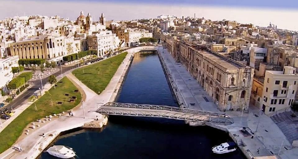 Traditional House In - Tal-kajjik Near Valletta Ferry Service بيت للعطل *